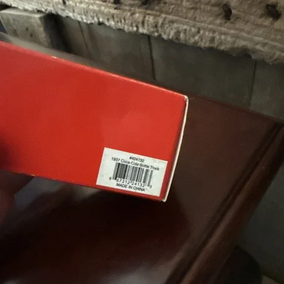 Coca-Cola 1937 Bottle Truck Diecast 1:87 Scale - Picture 10 of 10